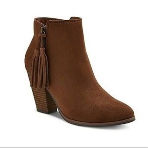 Cute brown booties with fringe detail